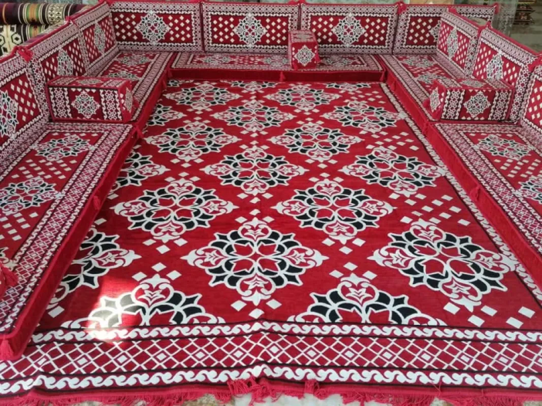 جلسة بدوية عربية فاخرة