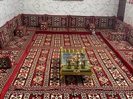جلسة بدوية عربية فاخرة - صورة